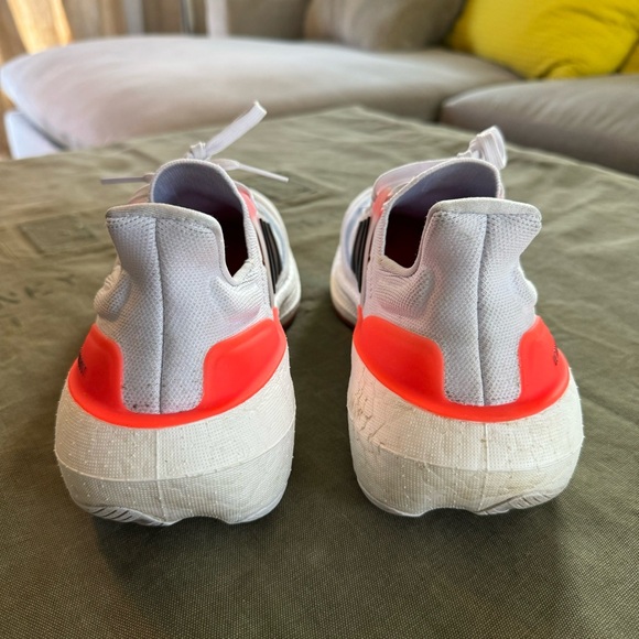 Adidas Mens Ultraboost Light Running Shoes Men’s 9 - Picture 4 of 6